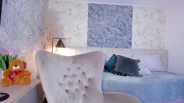 Liannaa  online show from 11/07/25, 07:36