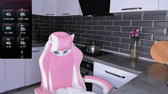 ShaiyaMinn3 online show from 10/26/25, 05:08