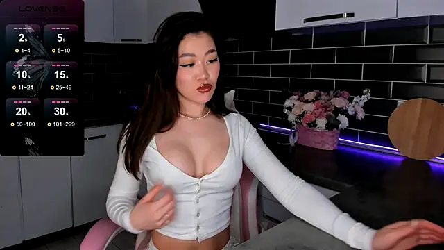 ShaiyaMinn3 online show from 11/17/25, 07:30