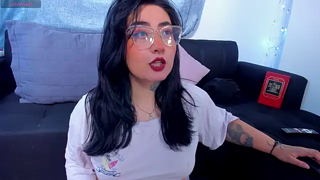 Snapshot of Curvybaddie99 chatting on 11/04/25, 11:26 Curvybaddie99 online show from 11/04/25, 11:26