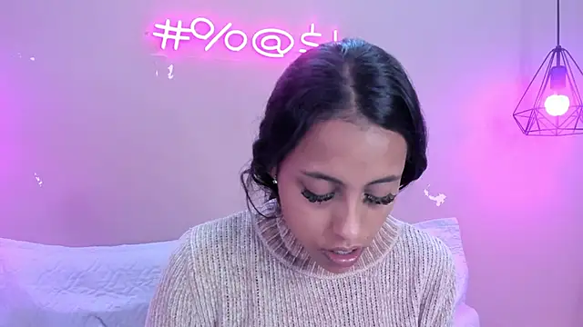 alahia betancurx online show from 03/07/25, 11:40