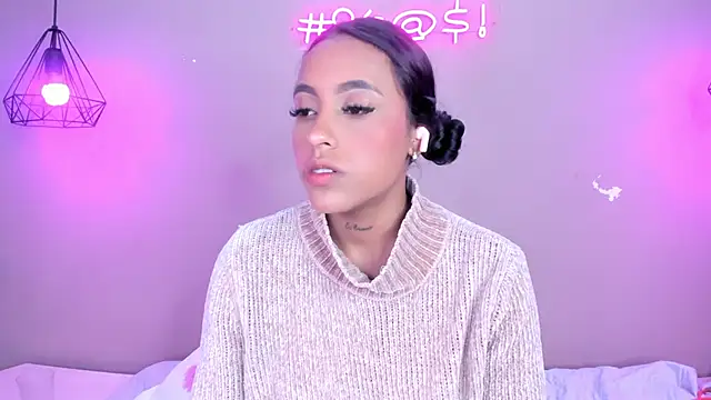 alahia betancurx online show from 03/07/25, 02:45