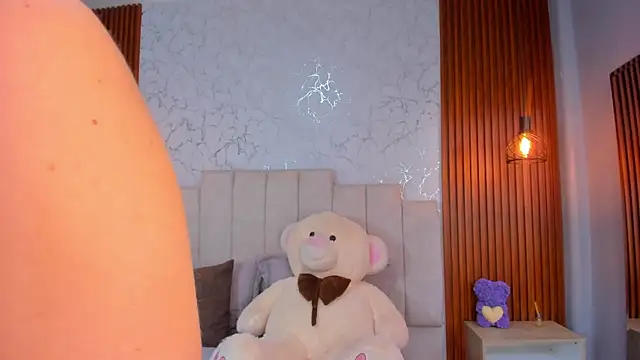 ScarlettWallace online show from 11/17/25, 04:46