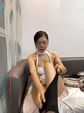 xiaowang0523 online show from 10/09/25, 12:41