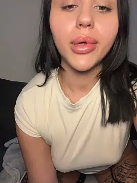 milabigassxoxo online show from 10/14/25, 04:19