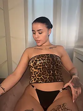 milabigassxoxo online show from 11/18/25, 02:54