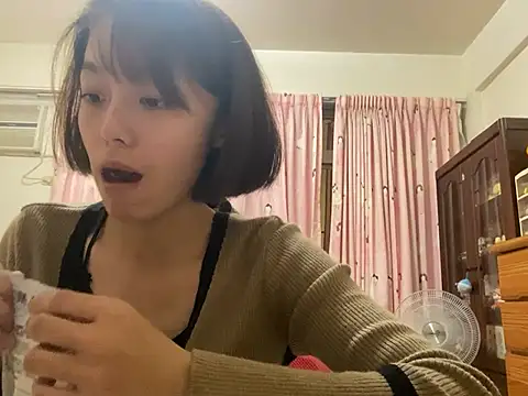 Snapshot of ladypaggy chatting on 03/19/25, 02:46 ladypaggy online show from 03/19/25, 02:46