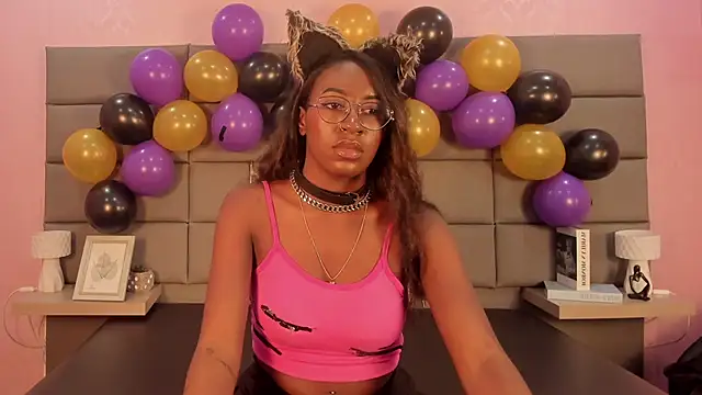 Qeen blackk online show from 10/31/25, 10:33