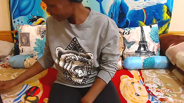 Snapshot of ChocolateClit chatting on 10/23/25, 04:39 ChocolateClit online show from 10/23/25, 04:39