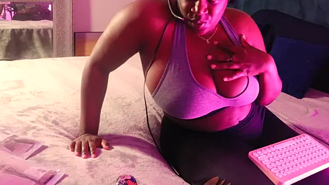 Snapshot of lovelyenigma365 chatting on 03/14/25, 02:31 lovelyenigma365 online show from 03/14/25, 02:31