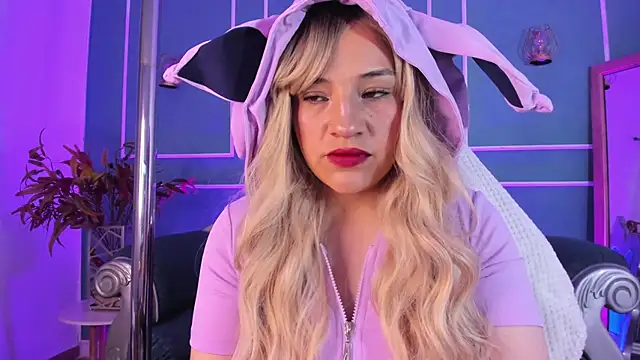 TaraTaylorr online show from 10/06/25, 02:09