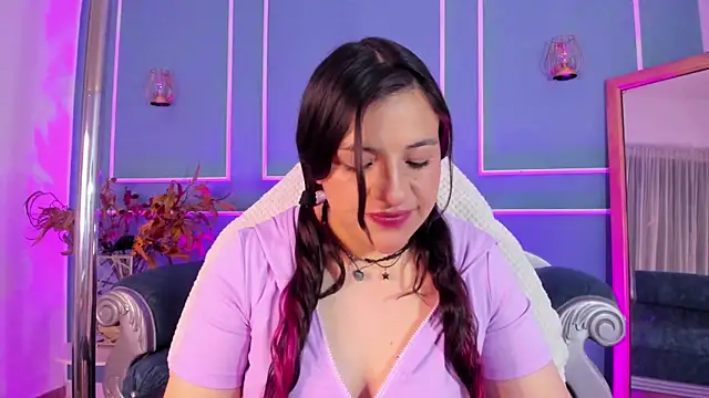 TaraTaylorr online show from 11/12/25, 02:23