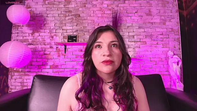 TaraTaylorr online show from 11/15/25, 07:10