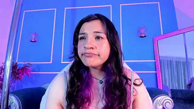 TaraTaylorr online show from 11/18/25, 04:28