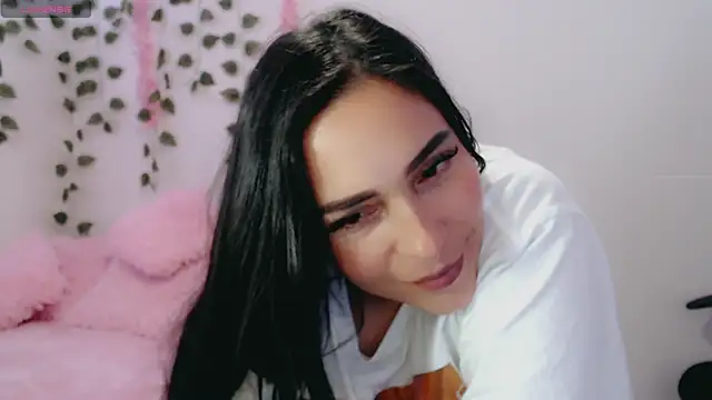 Snapshot of luna_lgomez_ chatting on 03/06/25, 02:29 luna lgomez online show from 03/06/25, 02:29