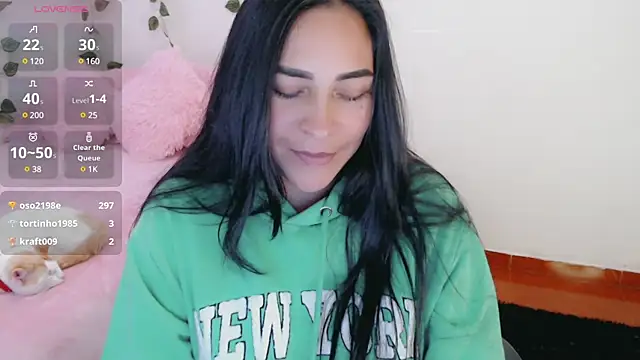 Snapshot of luna_lgomez_ chatting on 03/13/25, 02:23 luna lgomez online show from 03/13/25, 02:23