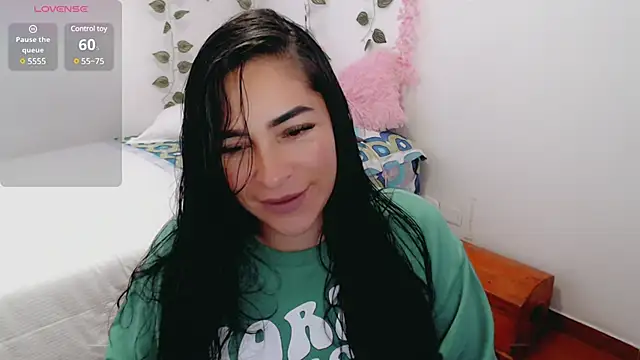 Snapshot of luna_lgomez_ chatting on 03/18/25, 11:08 luna lgomez online show from 03/18/25, 11:08