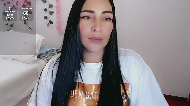 Snapshot of luna_lgomez_ chatting on 03/23/25, 01:09 luna lgomez online show from 03/23/25, 01:09