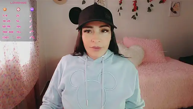 Snapshot of luna_lgomez_ chatting on 11/12/25, 12:38 luna lgomez online show from 11/12/25, 12:38