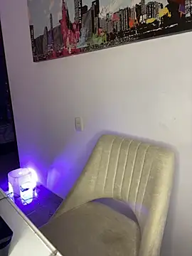 Snapshot of allison_wen chatting on 10/30/25, 12:45 allison wen online show from 10/30/25, 12:45