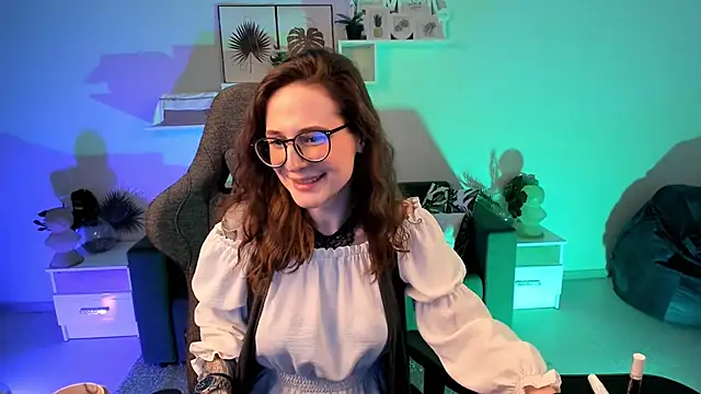 Snapshot of OliviaMcClean chatting on 03/20/25, 08:51 OliviaMcClean online show from 03/20/25, 08:51