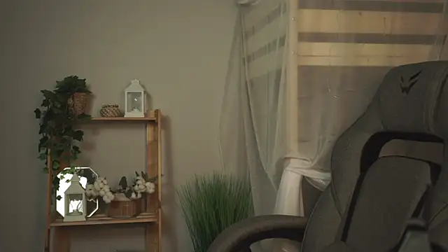 OliviaMcClean online show from 11/19/25, 02:44