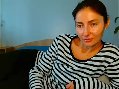 Snapshot of Irina9793 chatting on 10/09/25, 08:01 Irina9793 online show from 10/09/25, 08:01