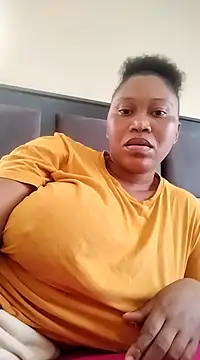 Snapshot of JuicyMilkyTizzy chatting on 03/15/25, 02:55 JuicyMilkyTizzy online show from 03/15/25, 02:55