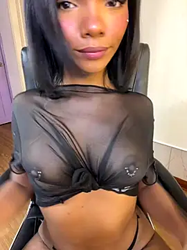 PinkyMoon online show from 10/16/25, 04:46