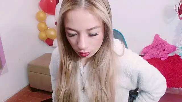 Snapshot of hannah_026 chatting on 09/15/25, 12:27 hannah 026 online show from 09/15/25, 12:27