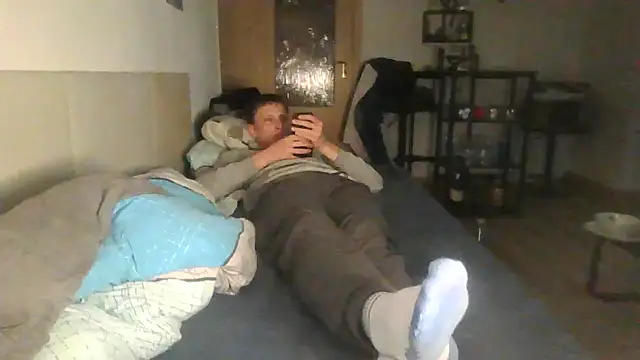 spritzer182 online show from 11/08/25, 03:23