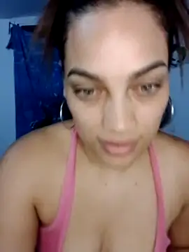 Snapshot of Ehilyn chatting on 09/21/25, 12:12 Ehilyn online show from 09/21/25, 12:12