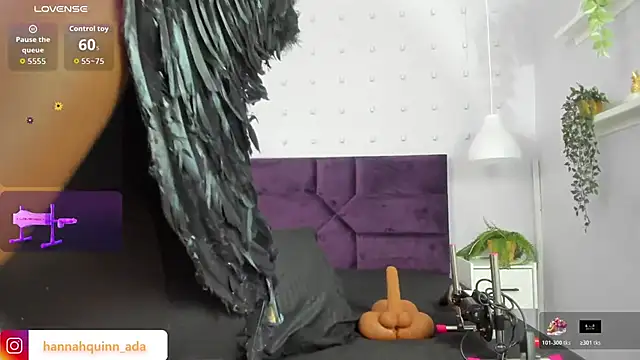 Hanaahquinn online show from 10/31/25, 11:55