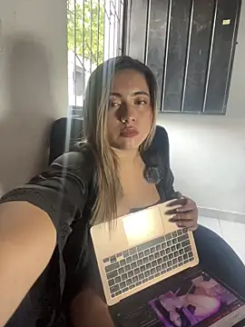 lunaxxx 69 online show from 11/21/25, 09:24