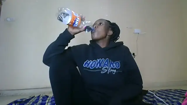 Snapshot of Squirt_Goddesss chatting on 12/02/25, 06:14 Squirt Goddesss online show from 12/02/25, 06:14