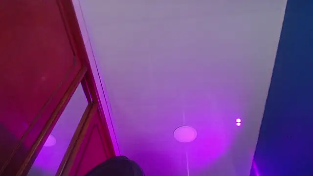 milu23   online show from 10/10/25, 02:38