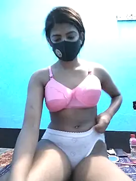 Snapshot of Retisha-Redoy chatting on 03/17/25, 07:37 Retisha-Redoy online show from 03/17/25, 07:37