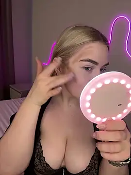 April Vancee online show from 03/13/25, 06:37