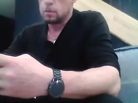 Snapshot of waldik083 chatting on 03/01/25, 11:37 waldik083 online show from 03/01/25, 11:37