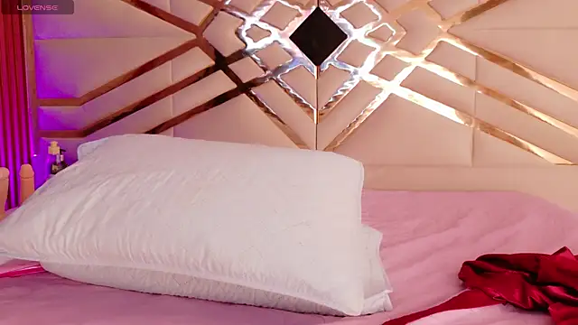 playfulcurvy online show from 09/15/25, 07:47