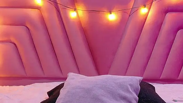 playfulcurvy online show from 10/05/25, 07:45