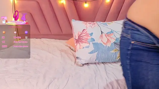 playfulcurvy online show from 11/02/25, 12:40