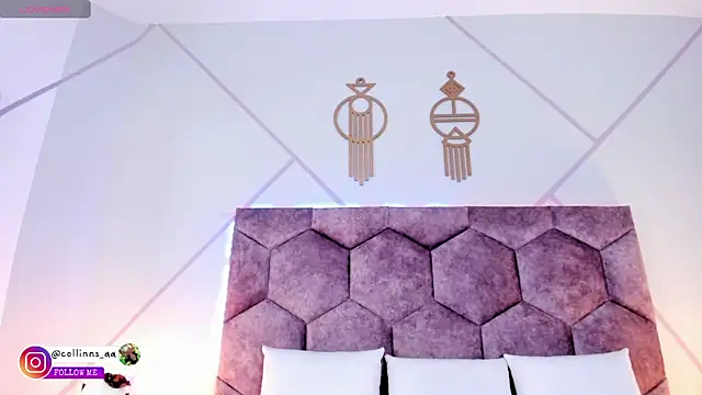 aurora collinss  online show from 11/19/25, 12:49