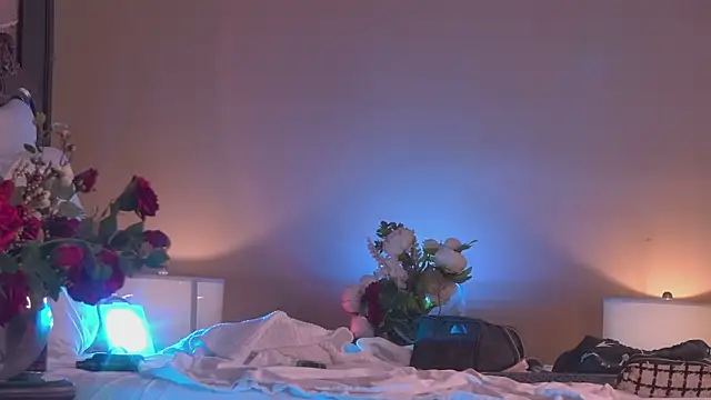 Snapshot of Amanda_River chatting on 10/31/25, 06:42 Amanda River online show from 10/31/25, 06:42