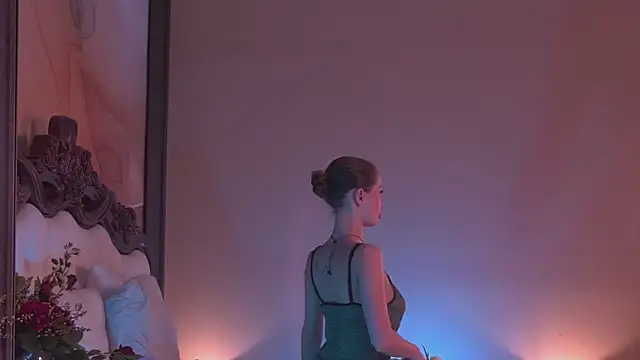 Snapshot of Amanda_River chatting on 11/05/25, 07:03 Amanda River online show from 11/05/25, 07:03