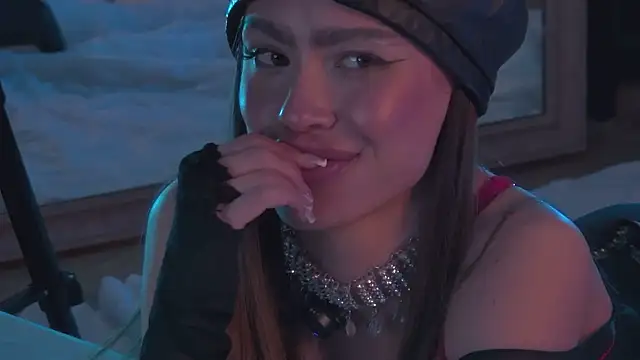 Snapshot of Amanda_River chatting on 11/12/25, 11:14 Amanda River online show from 11/12/25, 11:14