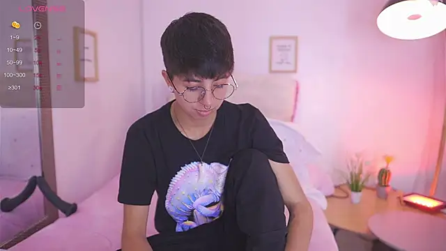 tommy blue online show from 10/27/25, 01:37