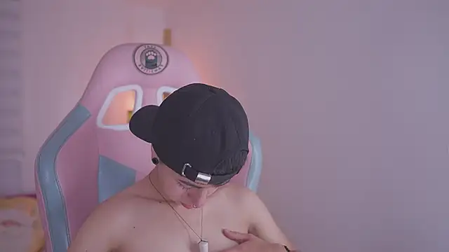 tommy blue online show from 11/24/25, 12:27