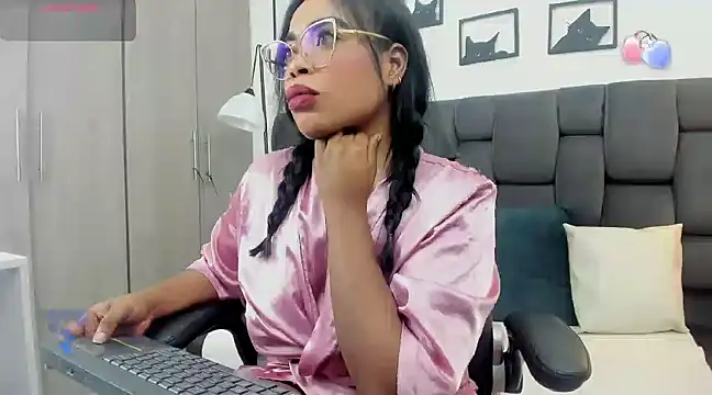 Snapshot of CandyMartinez_ chatting on 03/17/25, 08:40 CandyMartinez online show from 03/17/25, 08:40