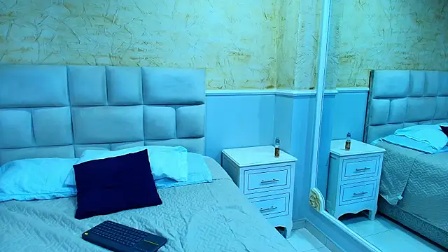 LexiAndDeker online show from 09/26/25, 04:44